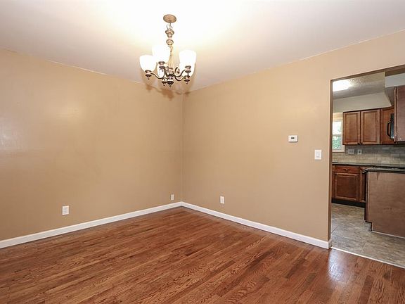5th image of 8497 Fernwell Dr