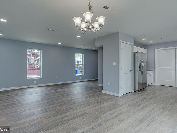 5th image of 10729 Bower Ave