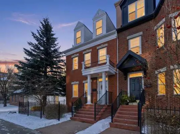 2405 N Sorrel Mews SW, Calgary, AB T2T 6G5