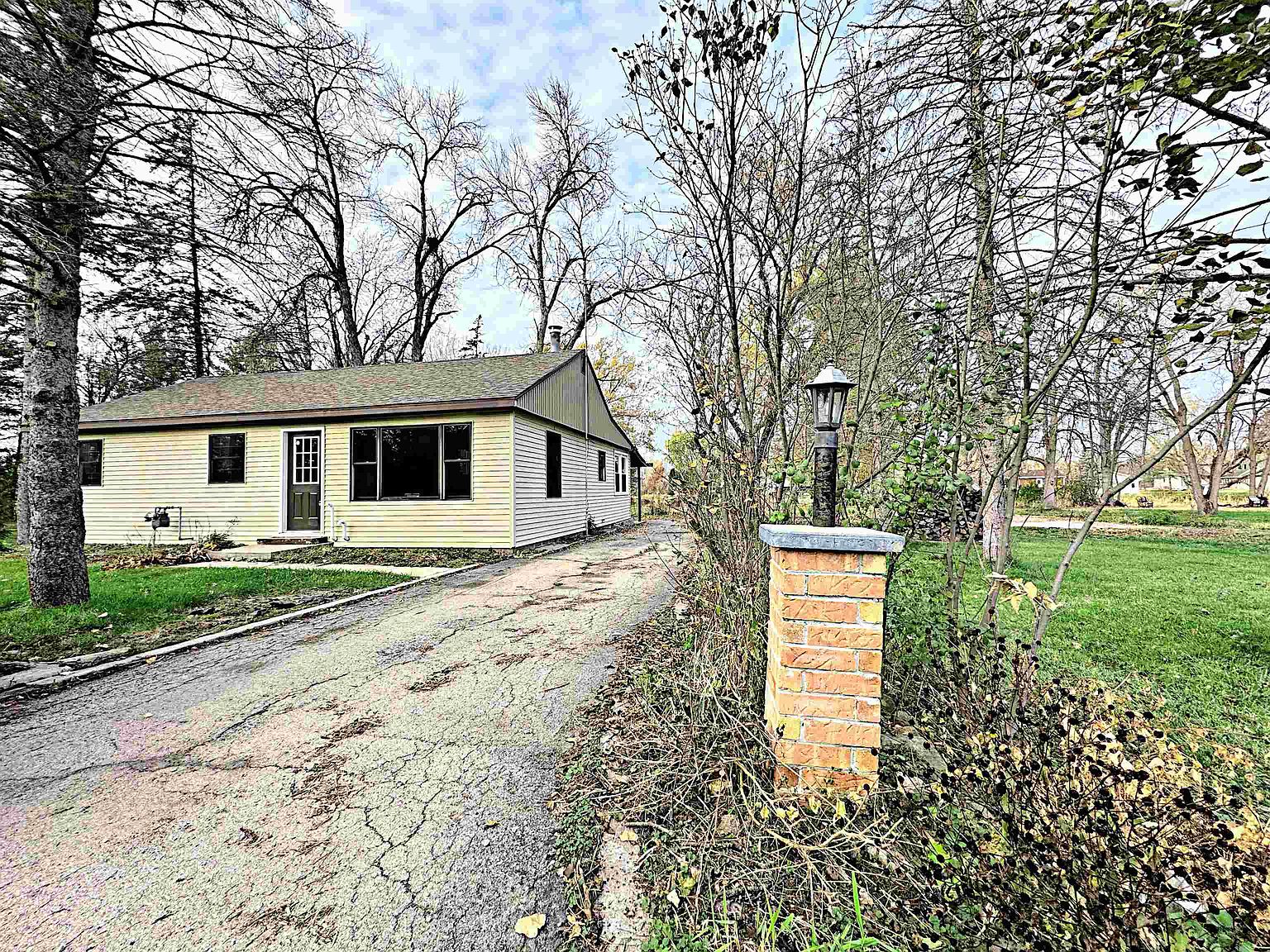 8090 Channel Ln, Omro, WI 54963 MLS 50283663 Zillow