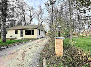 8090 Channel Ln, Omro, WI 54963