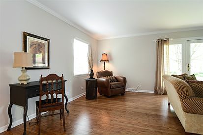 3rd image of 317 Elmwood Dr