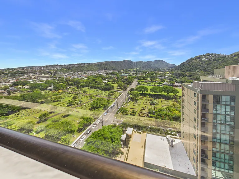 2101 Nuuanu Ave #I1806 — Photo 22