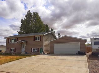 307 6th Ave E, Scobey, MT 59263