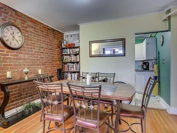 Room 1 - Used as a Bed Room / Dining Room by the past tenants. Please note the furniture of the existing tenant is moved out. The room will be empty.