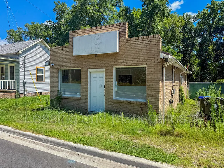 839 W Richardson Ave — Photo 2