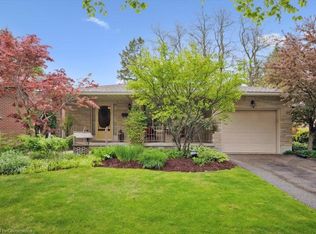 135 Georgian Pl, Kitchener, ON N2B3P1