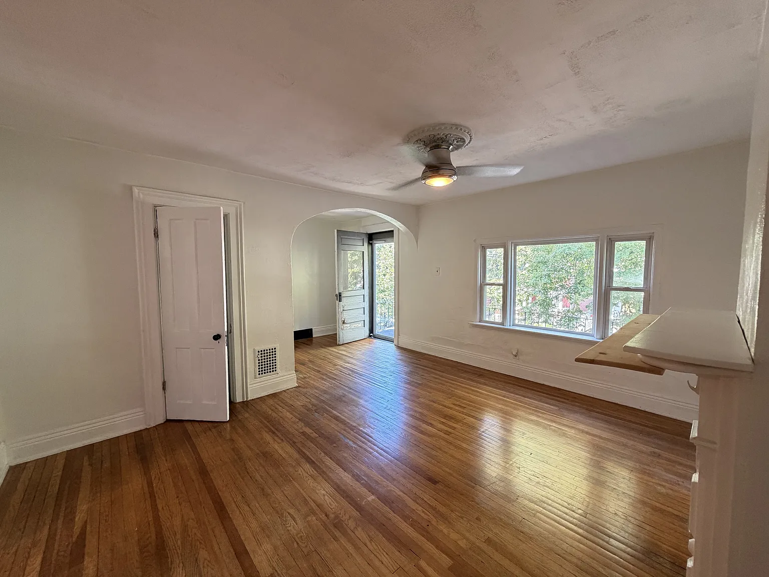 364 Fargo Avenue - Upper — Photo 2