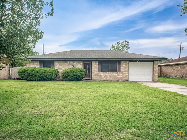 1612 Meadowview Dr, Port Lavaca, TX 77979