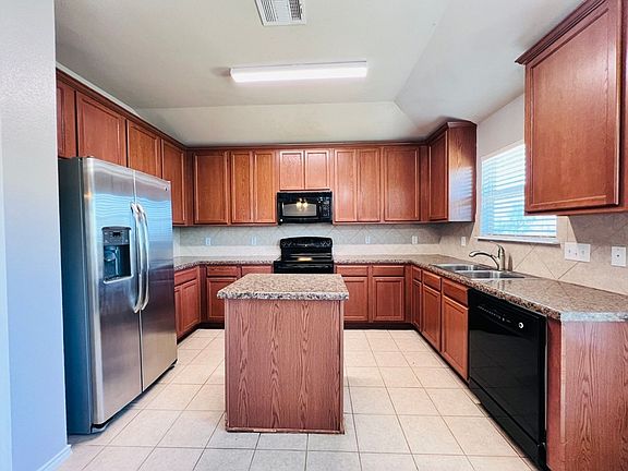 4th image of 6708 Golden Oak Ln