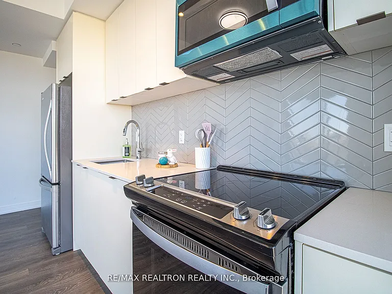 1606 Charles St #1402 — Photo 14