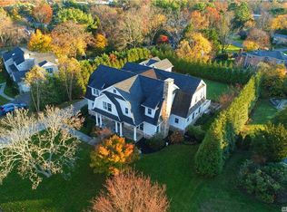 134 Woodhill Ln, Manhasset, NY 11030