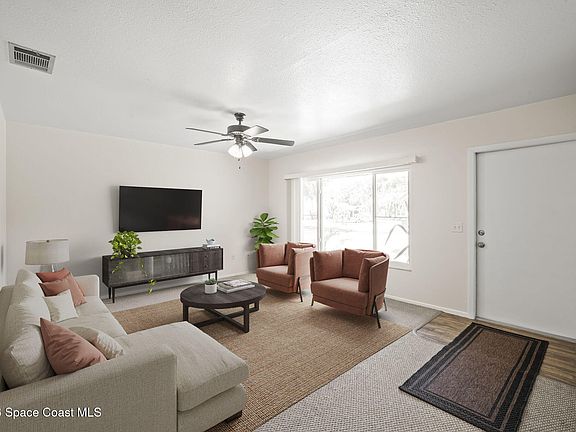 4th image of 721 Riviera Dr NE