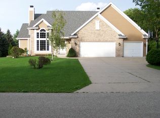 W278N7200 Millpond Way, Hartland, WI 53029