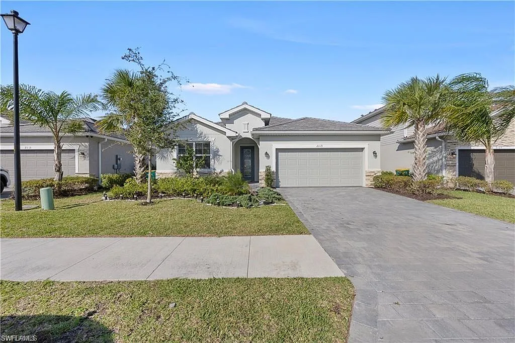 3 bed, 3.0 bath, 2217 sqft, $3,600 — Photo 1