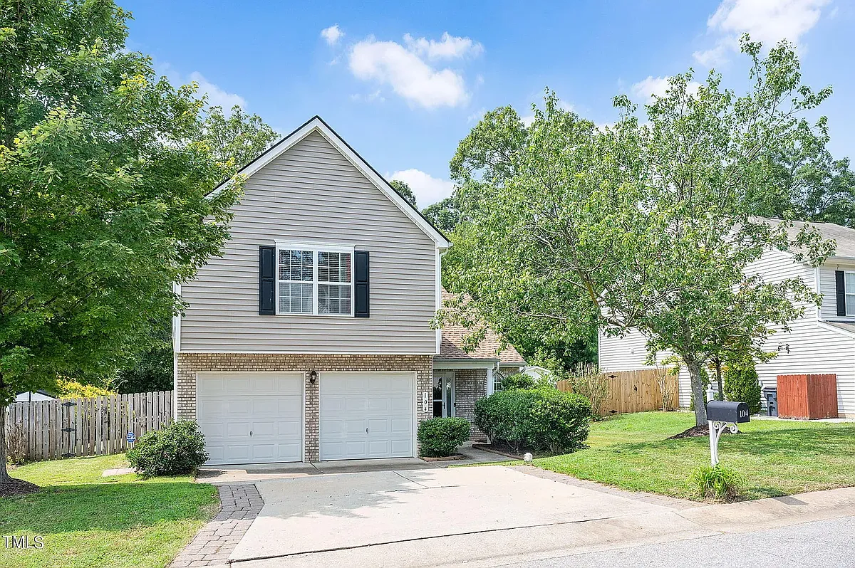 Building Photo - 104 Trevor Ridge Dr