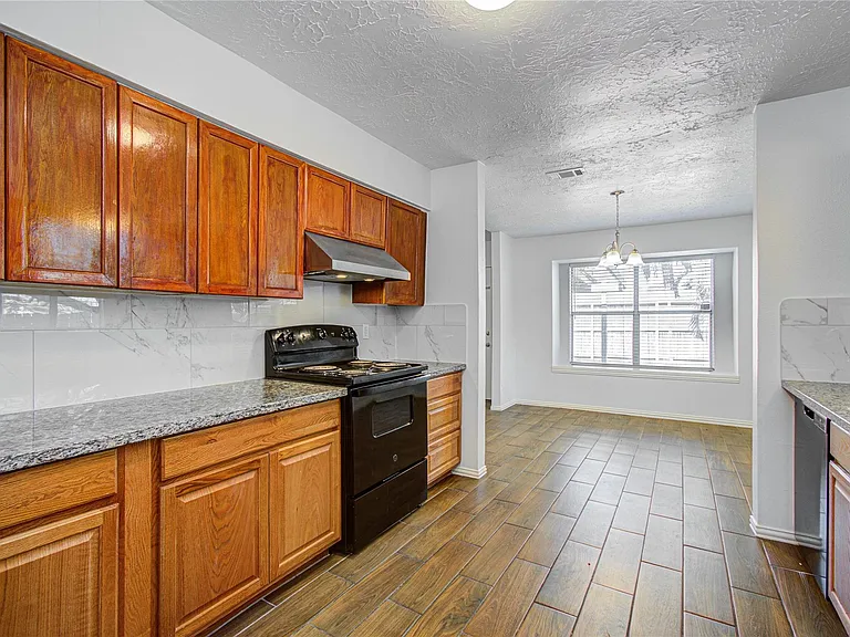 2702 Fir Crest Ct — Photo 12