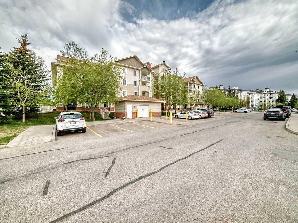 1st image of 16 Country Village Bay NE #408