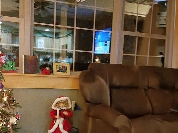 Living room; picture window
