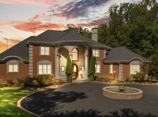 9889 Oxcrest Dr, Fairfax Station, VA 22039