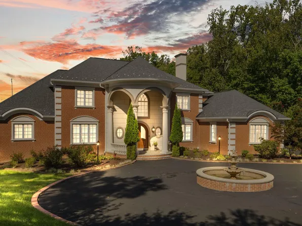 9889 Oxcrest Dr, Fairfax Station, VA 22039