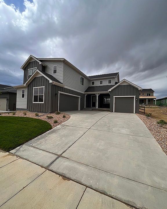 2nd image of 4931 Colorado River Dr
