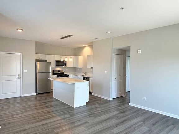 5th image of 301 N Madison St #4A