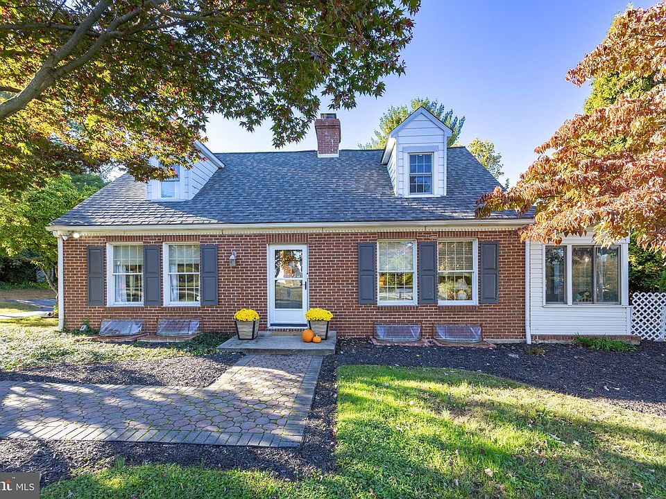 1st image of 120 Ferry Ln