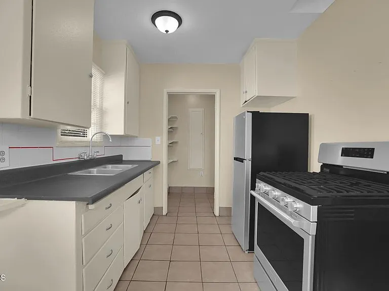 438 S Fremont Ave #A — Photo 4