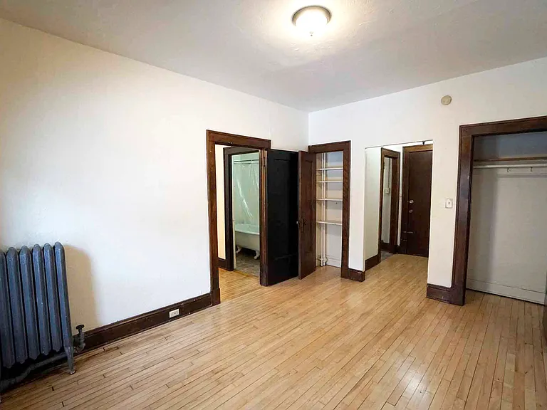 225 Place Apartments — Photo 54