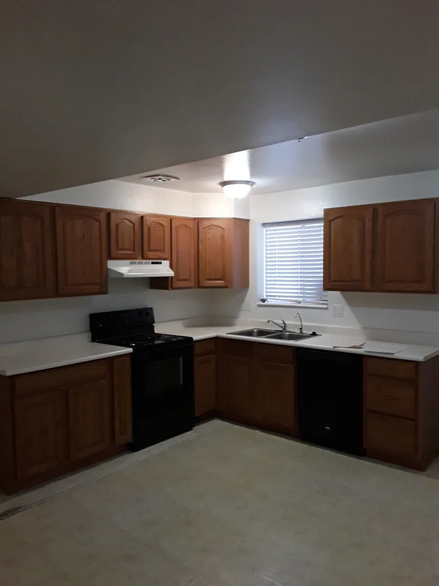 Building Photo - 450 N 200 E