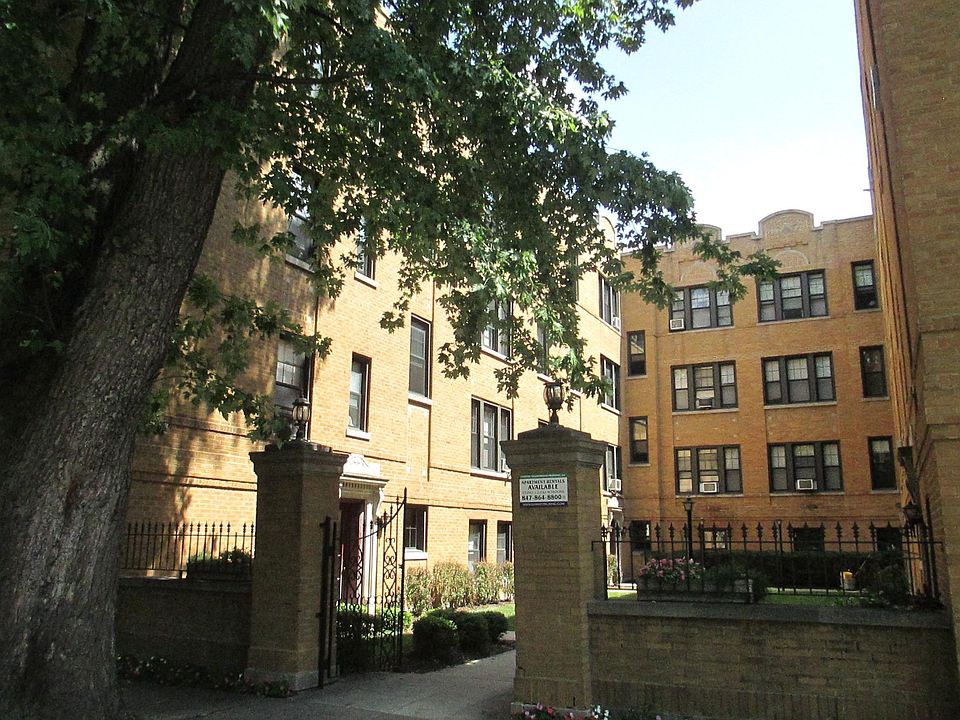 2527-2533 Jackson Courtyard