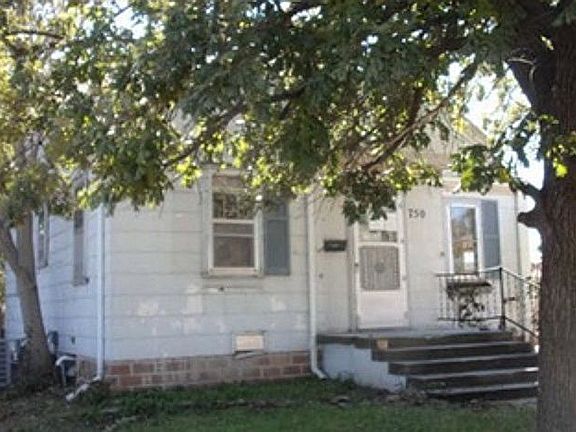 3rd image of 750 E Oakdale Ave