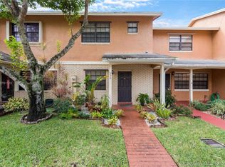 334 NW 103rd Ter, Pembroke Pines, FL 33026