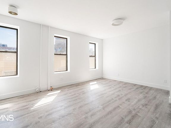 4th image of 3044 32nd St APT A5