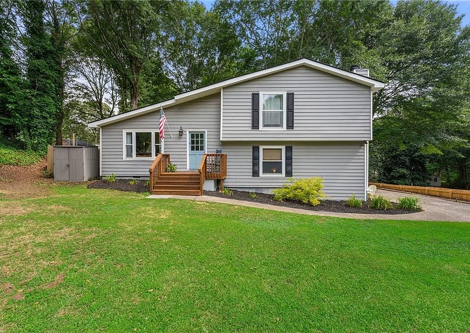 1st image of 2570 Big Oaks Dr SW