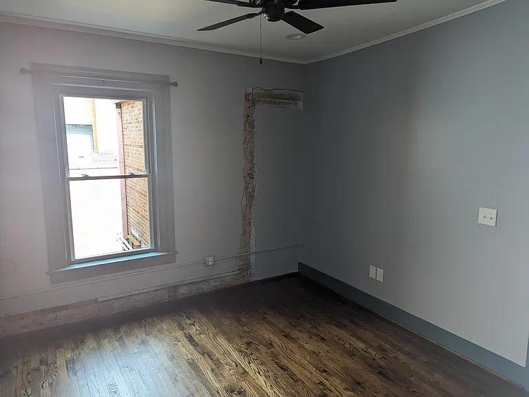 28 E 1st St #B — Photo 11