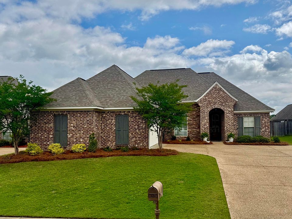 1st image of 320 Emerald Way