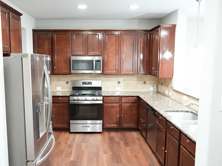 6306 Bain Dr — Photo 8