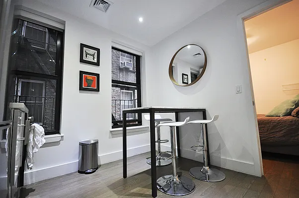 Rented by REAL New York | media 25