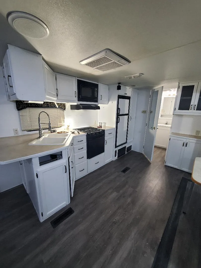 1 bed, 450 sqft, $1,750 — Photo 1