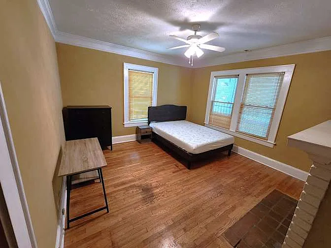 588 Fletcher St SW — Photo 6