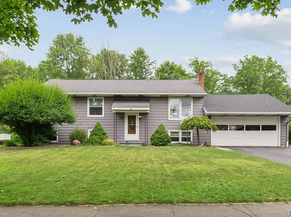 39 Metcalf Dr, Auburn, NY 13021