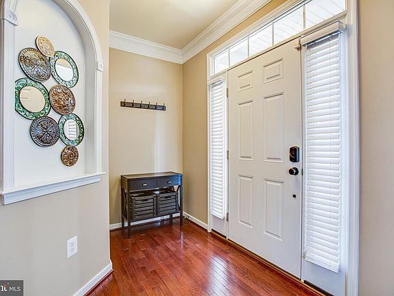 5th image of 19 Aster Ln