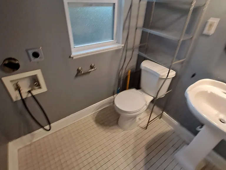 124 Loomis Ave #A — Photo 9