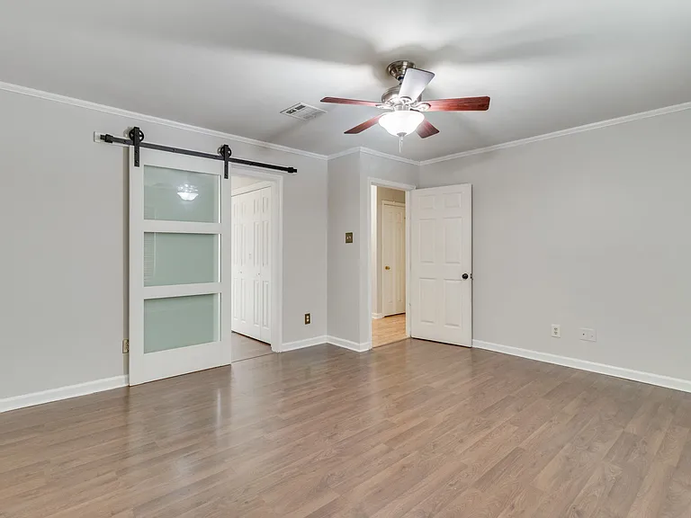 107 Kincaid Ct — Photo 16