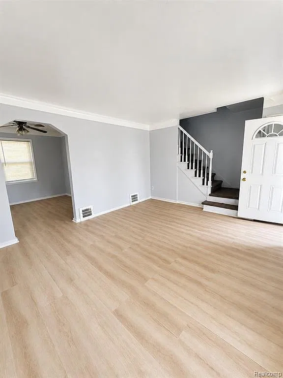 2 bed, 1.0 bath, 800 sqft, $1,050 — Photo 3
