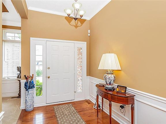 2nd image of 7151 English Oak Dr