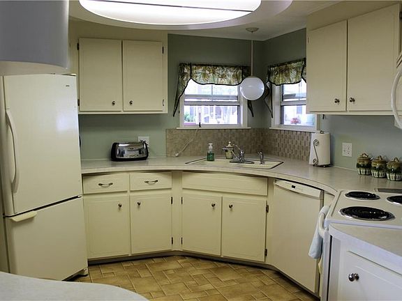2nd image of 42 Palm Forest Dr #42