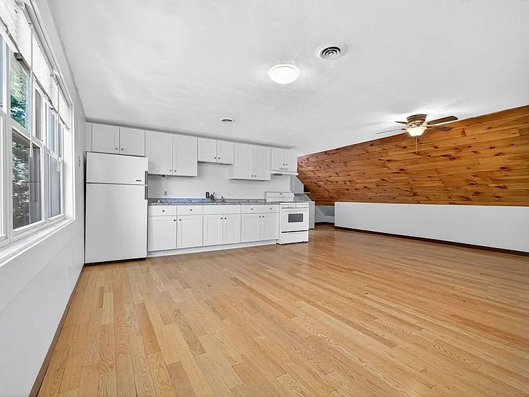 27 Joseph St #3 — Photo 3